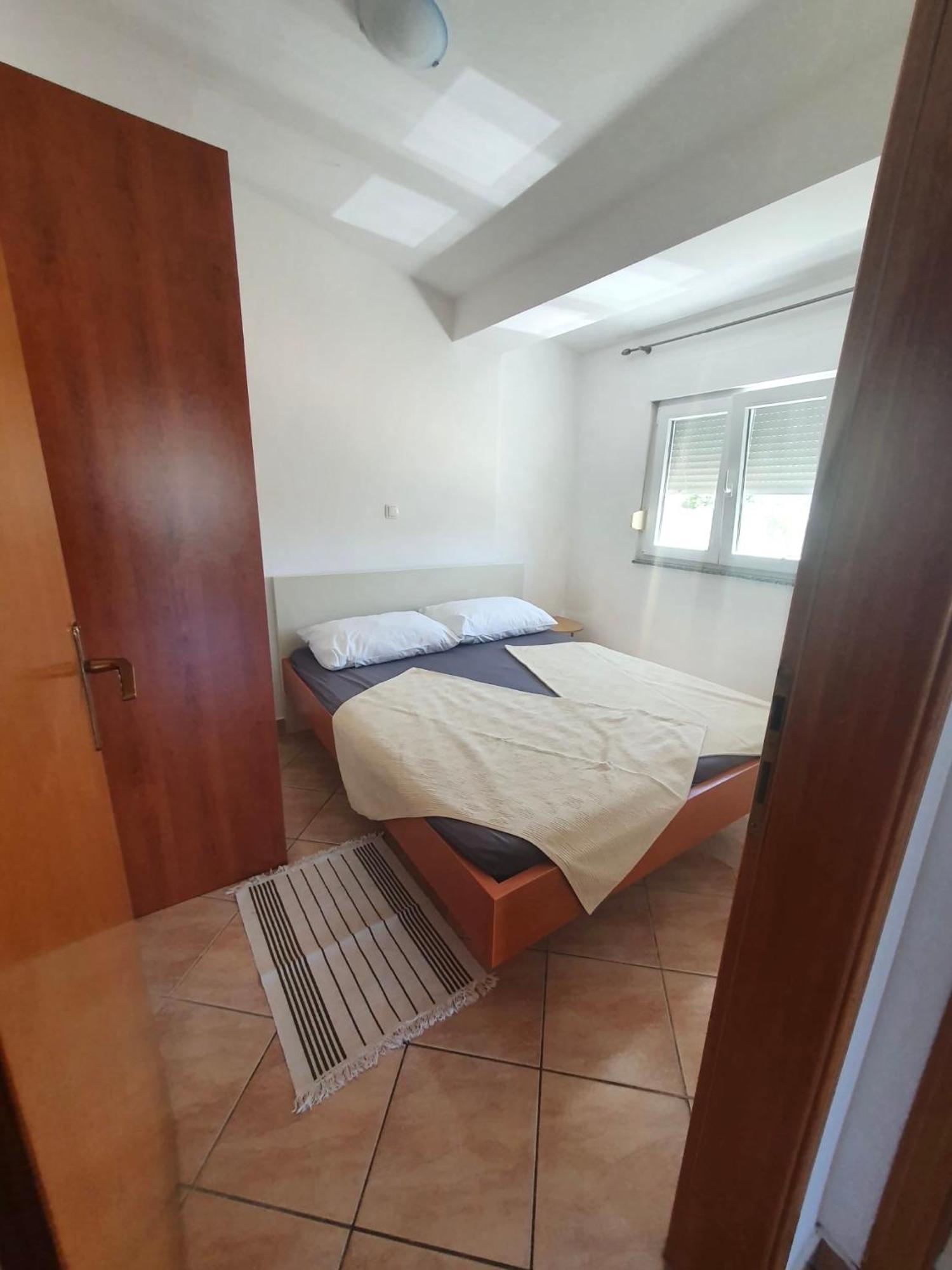 Apartments Buba Vir Luaran gambar